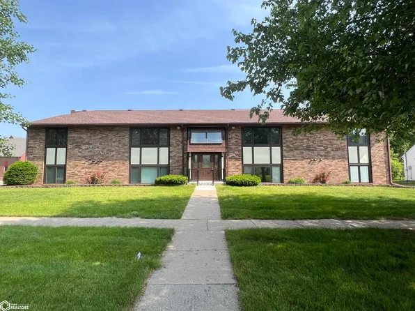 403 2nd Ave E APT 8, Oskaloosa, IA 52577