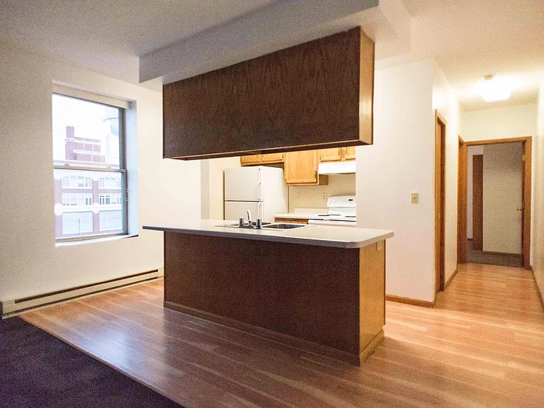411 Broadway N #304 — Photo 22