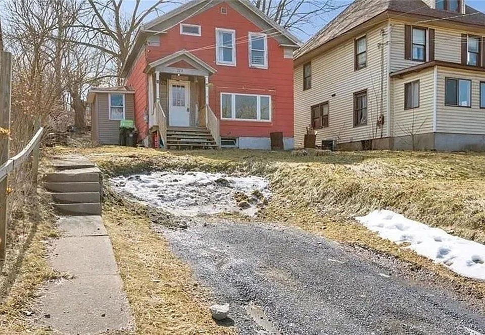 1st image of 279 W Main St