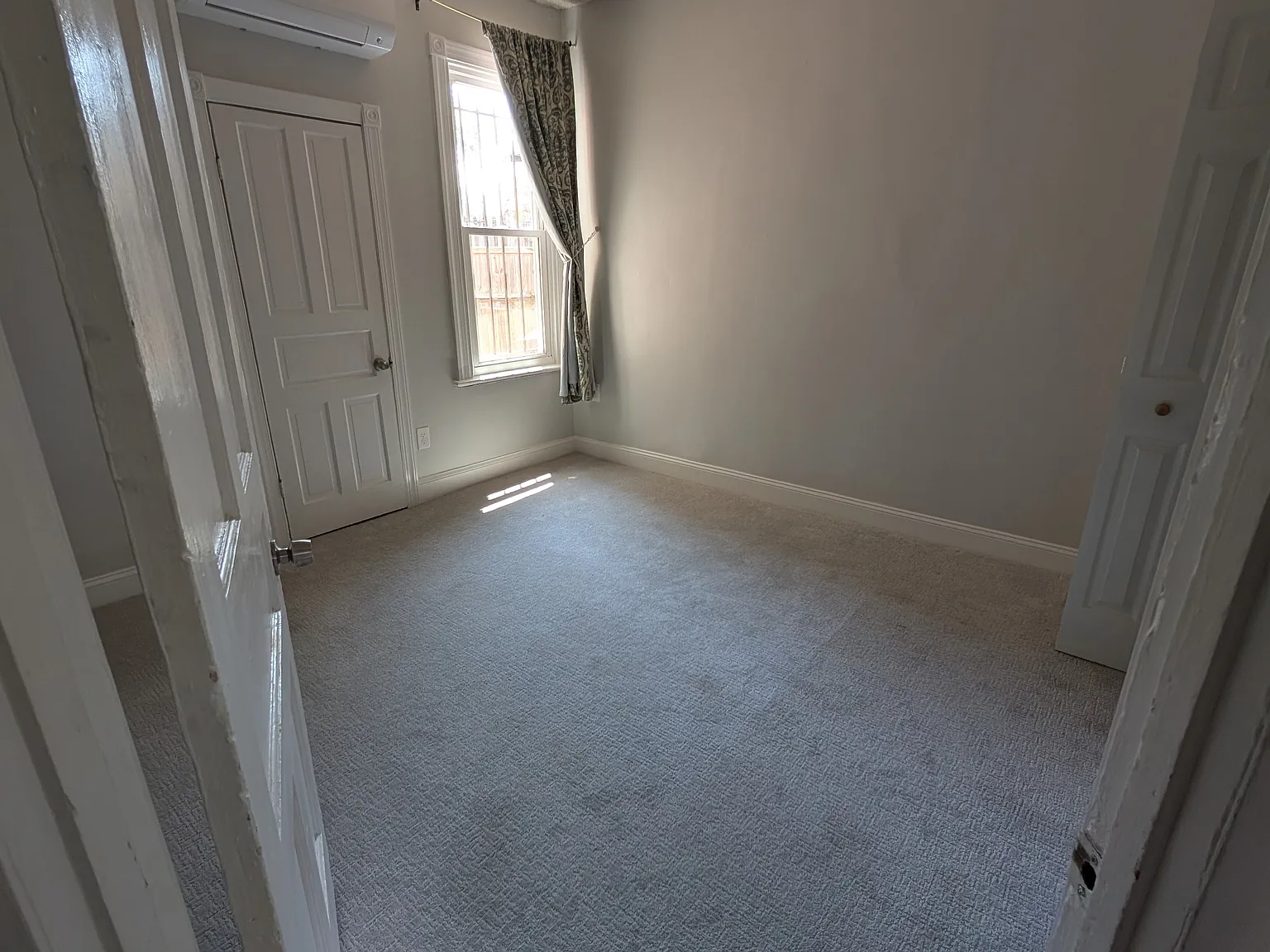 1 bed, 700 sqft, $2,200 — Photo 3