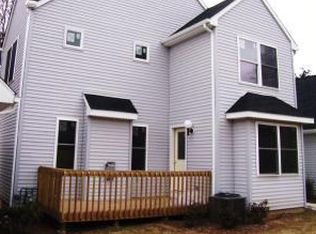 18 Folkstone Rd APT A, Broad Brook, CT 06016