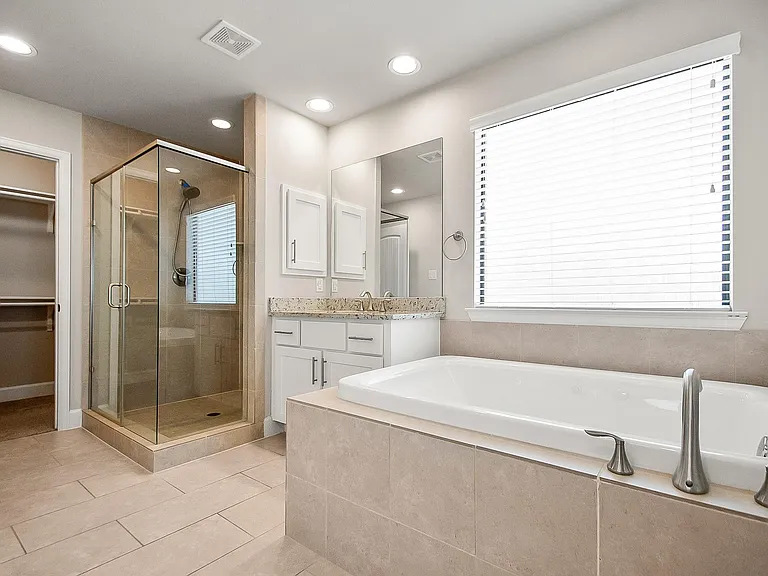 5328 Larkin St — Photo 13