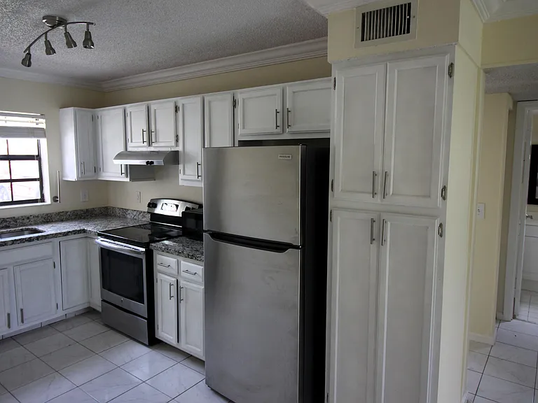 320 Norwood Ter #113 — Photo 8