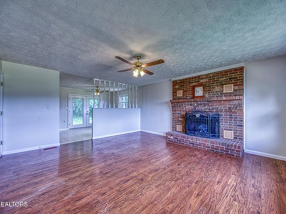 3rd image of 1306 Brushy Valley Rd