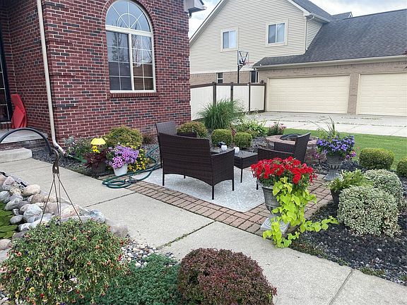 3rd image of 32129 BONDIE Drive