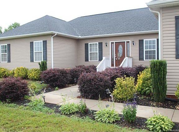 2nd image of 1589 Malden Ct