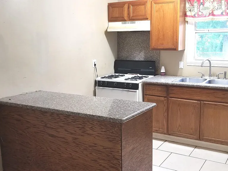 4515 White Rock St — Photo 6