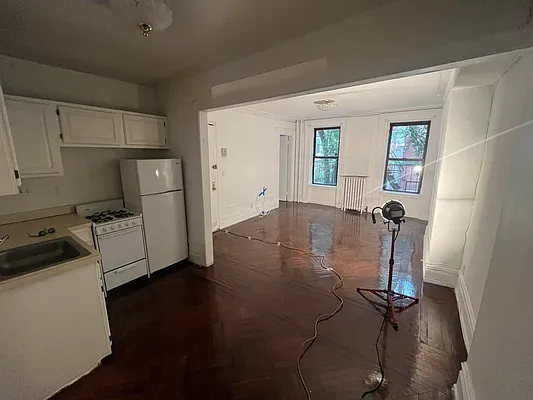 Rented by Green Line Realty | media 11