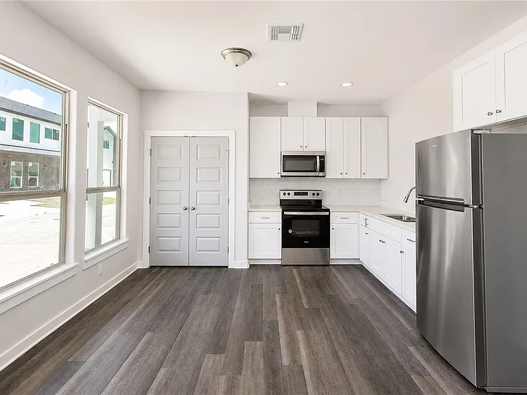 113 S Commonsway Dr — Photo 4