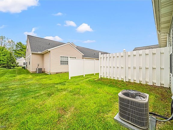 4th image of 677 N Creek Dr
