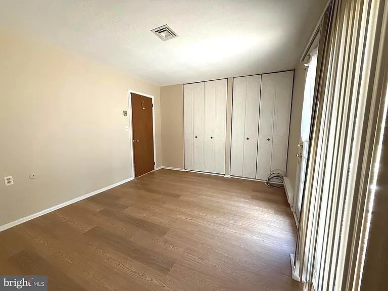 62 Kingston Way — Photo 15