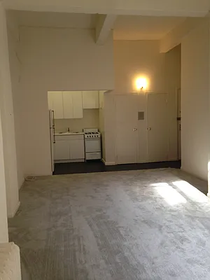 Rented by ELK Investors | media 30