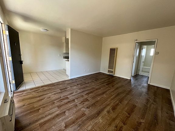 4th image of 1730 N Fair Oaks Ave #14