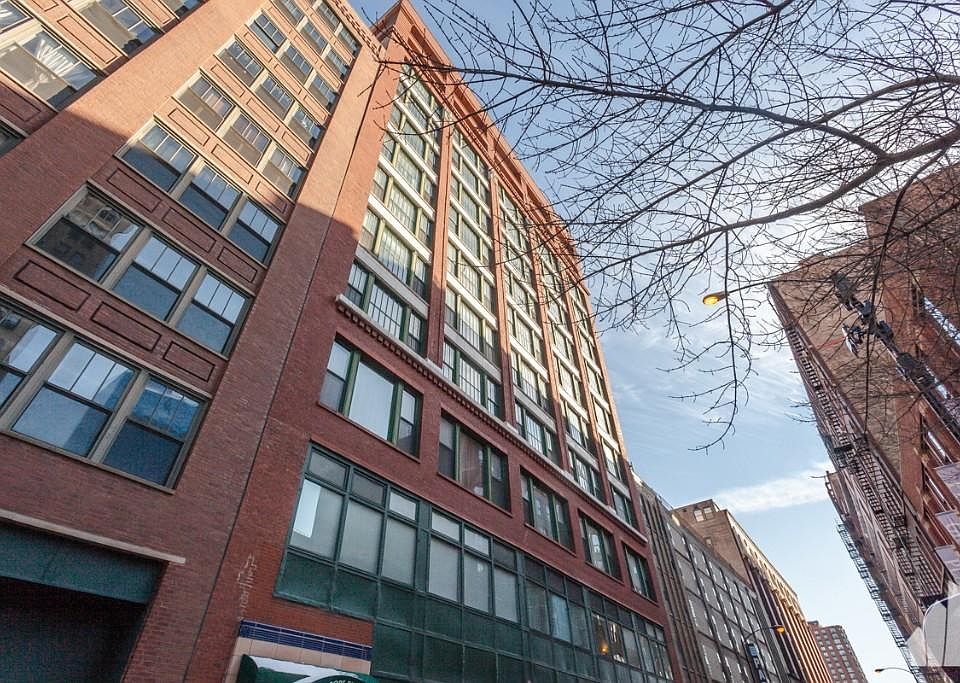 1st image of 633 S Plymouth Ct #Loft404