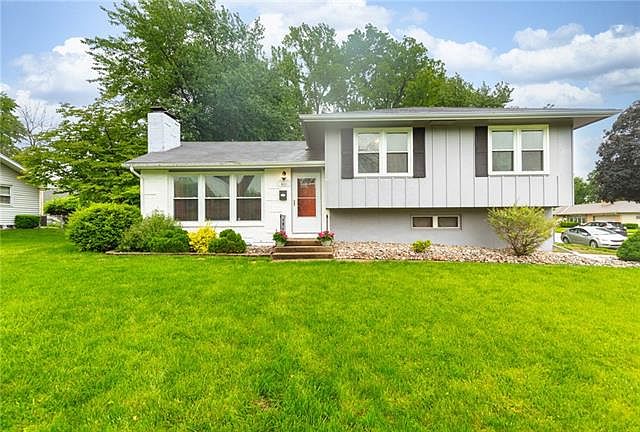 1st image of 801 N Crow Ave
