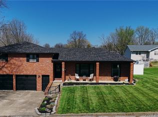 421 W Bourbon St, Eldon, MO 65026