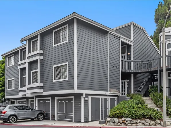 8211 Mainsail Dr Unit 202, Huntington Beach, CA 92646