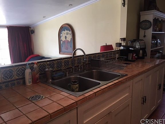 5th image of 1431 N Catalina St
