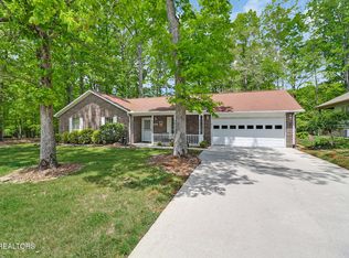 321 Lakeview Dr, Fairfield Glade, TN 38558