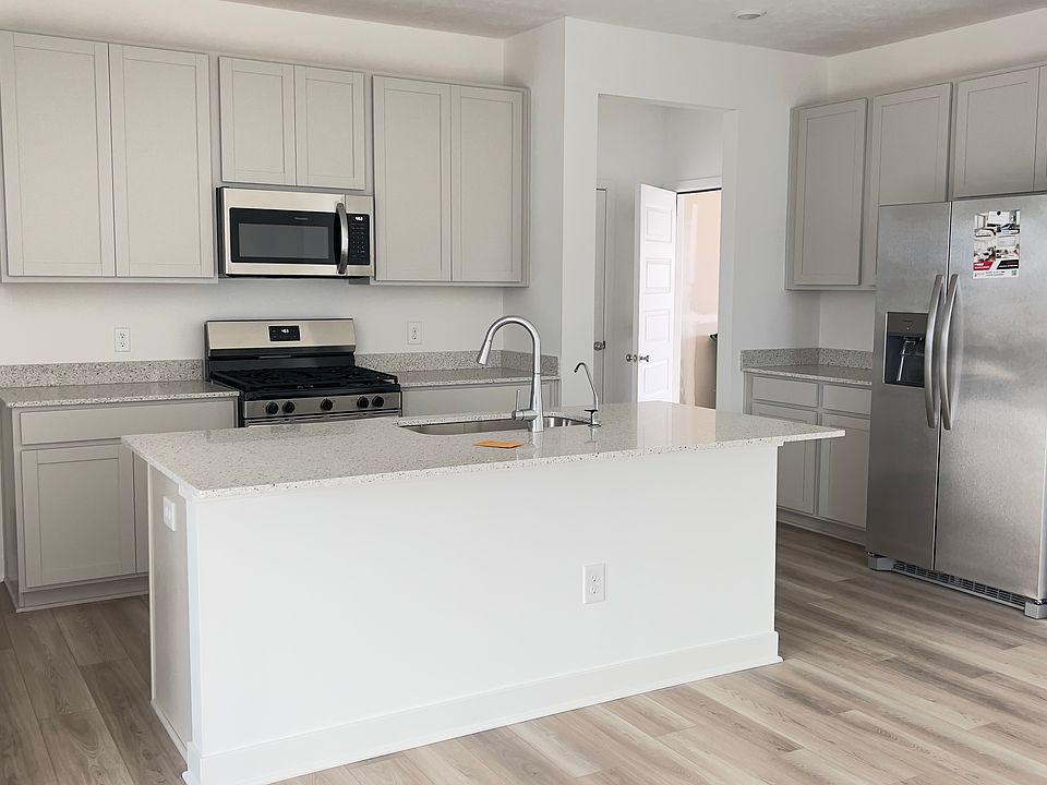 2nd image of 712 Penrose Pl