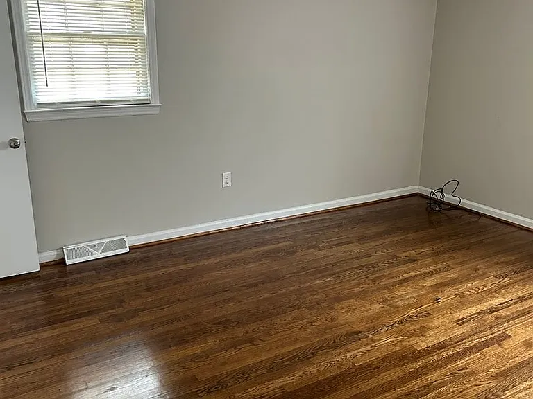 412 Kingston Ave — Photo 8