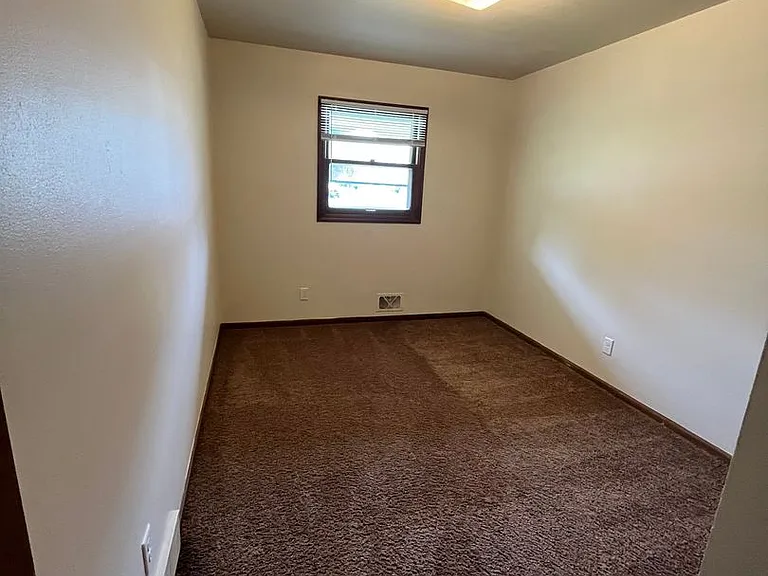 4335 Lori Dr — Photo 2