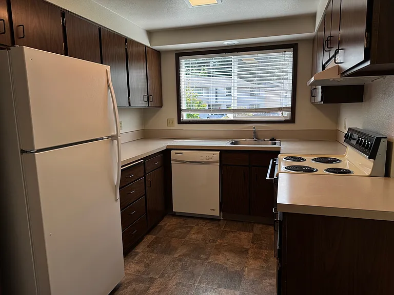 Chestnut Place Apartments — Photo 33