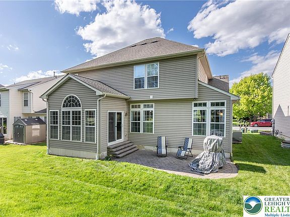3rd image of 1535 Ciara Dr