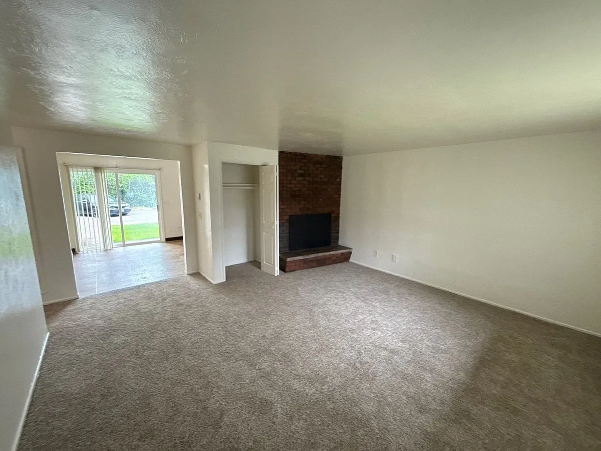 Building Photo - 3875 Iberis St NE