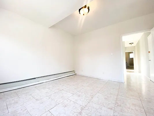 Rented by RealTegrity NY LLC | media 14