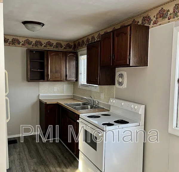 4414 Huron Cir — Photo 8