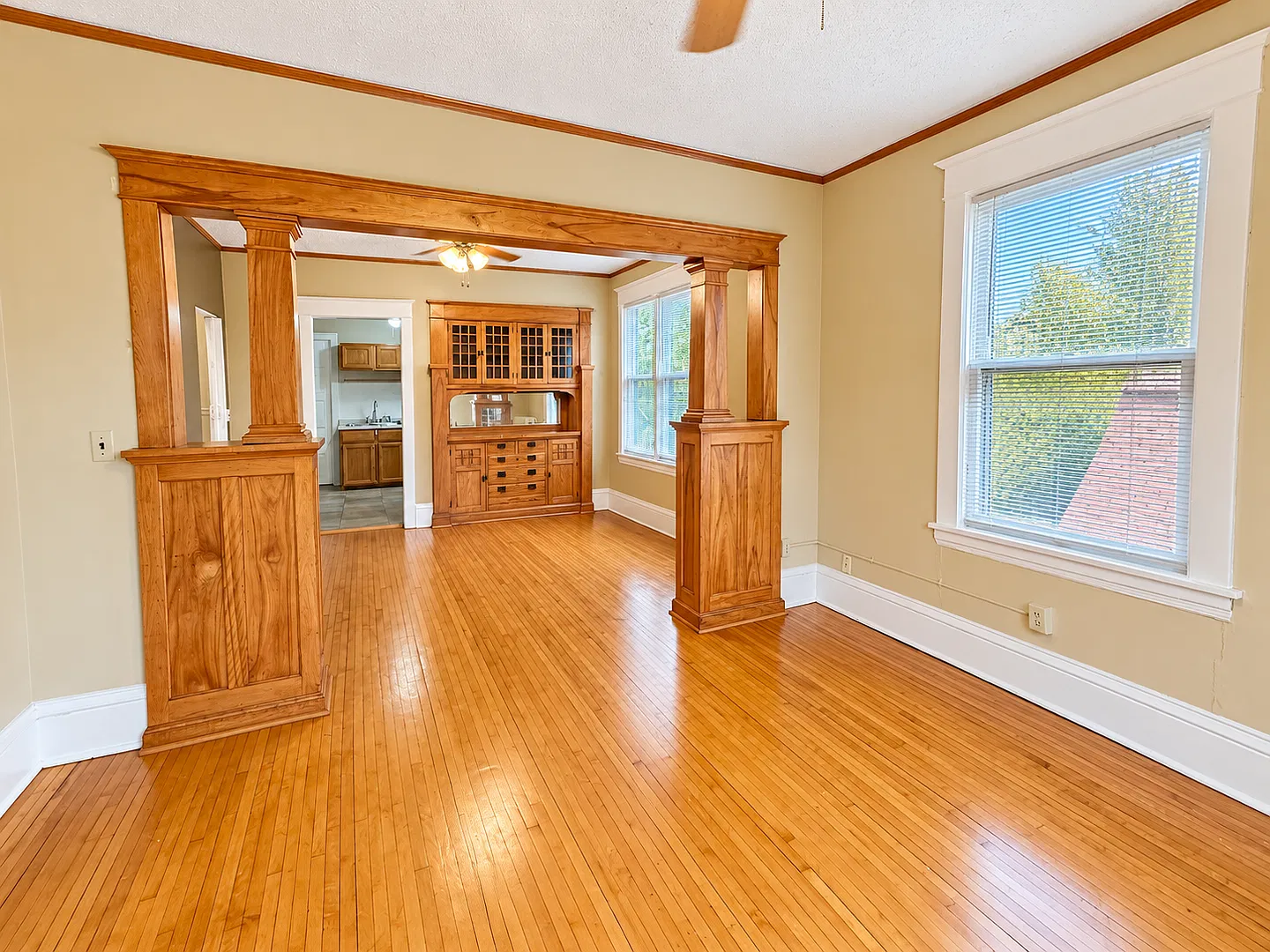 820 Como Ave 2 — Photo 1