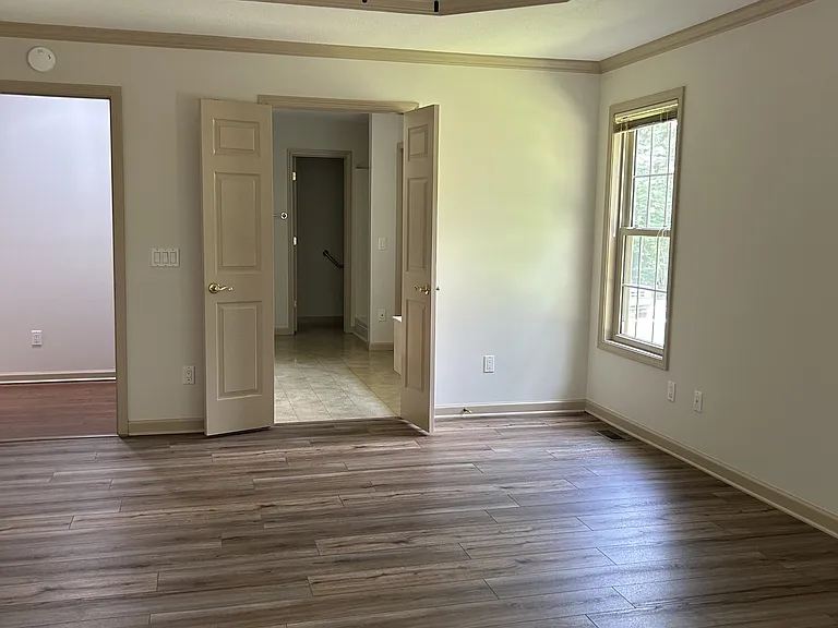 129 Ivy Ln — Photo 12