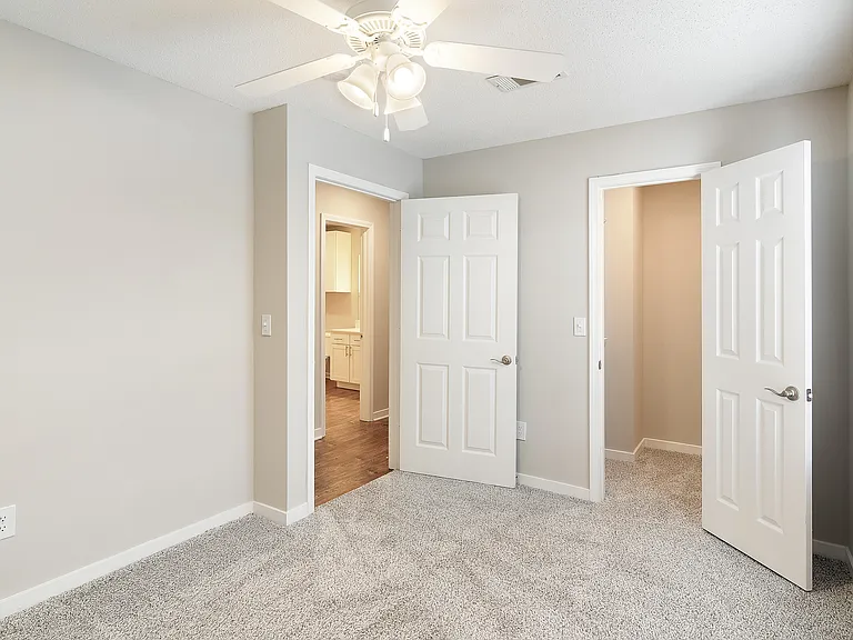 The Woodlands Apartment Homes — Photo 7
