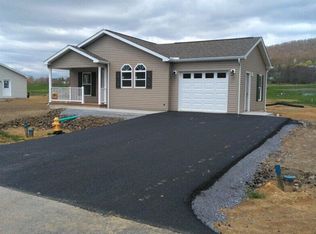 1075 Oak Terrace Dr, Martinsburg, PA 16662