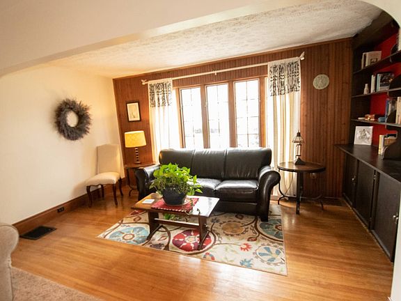 5th image of 337 Villa Ave