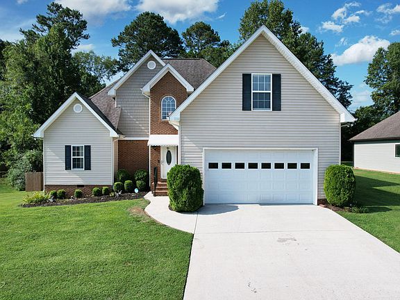4th image of 583 Thoroughbred Dr NW