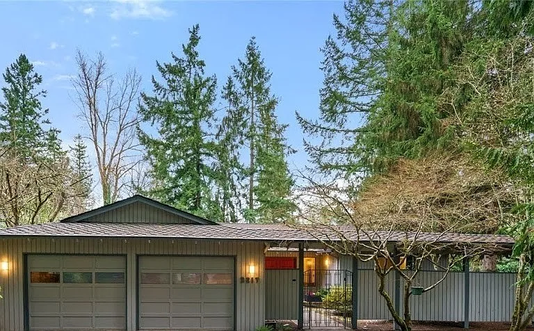 2213 Sahalee Dr W — Photo 1