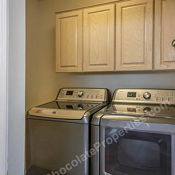 7401 Palomas Park Ave NE — Photo 3