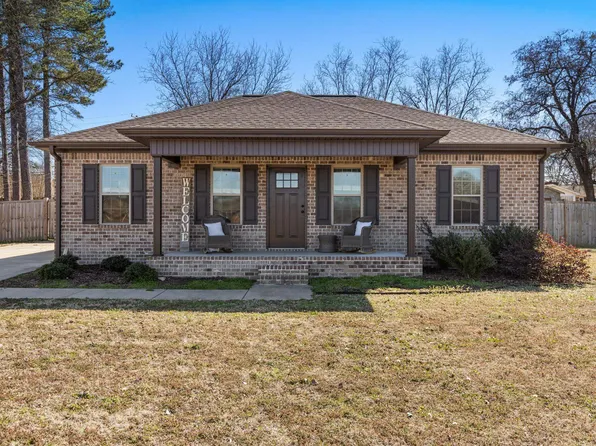 114 Springer Dr, Tuscumbia, AL 35674