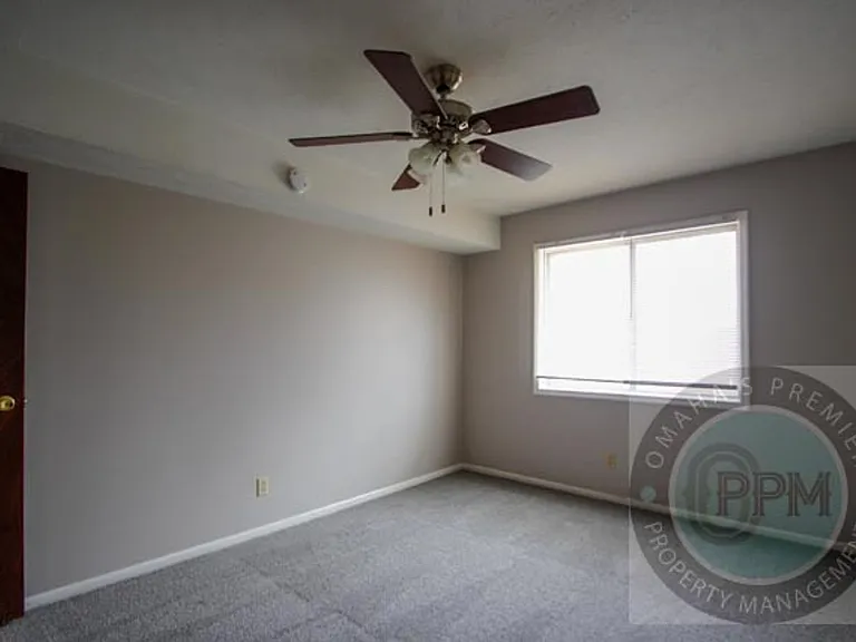 1016 N 47th Ave — Photo 6