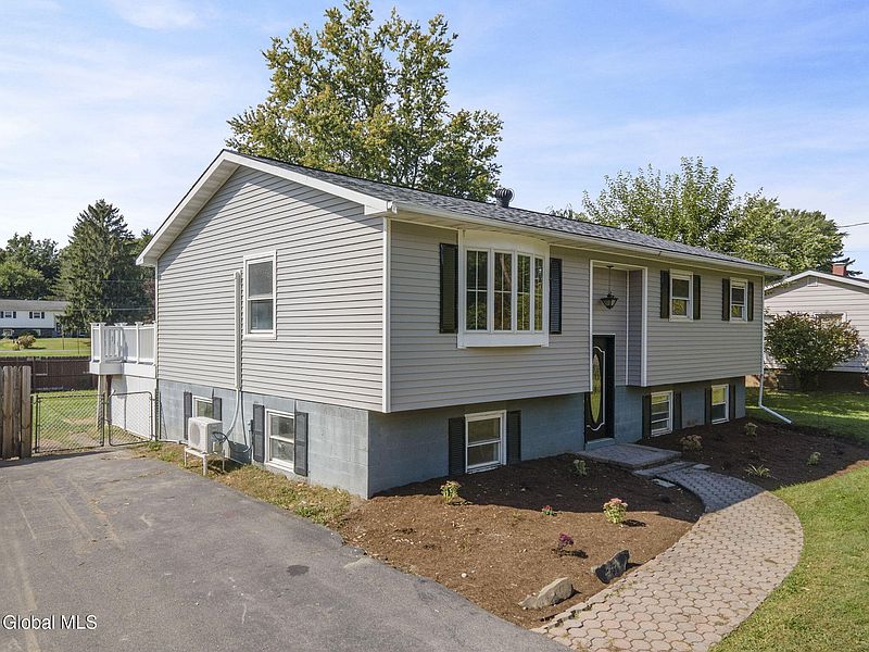 3rd image of 186 Middletown Road
