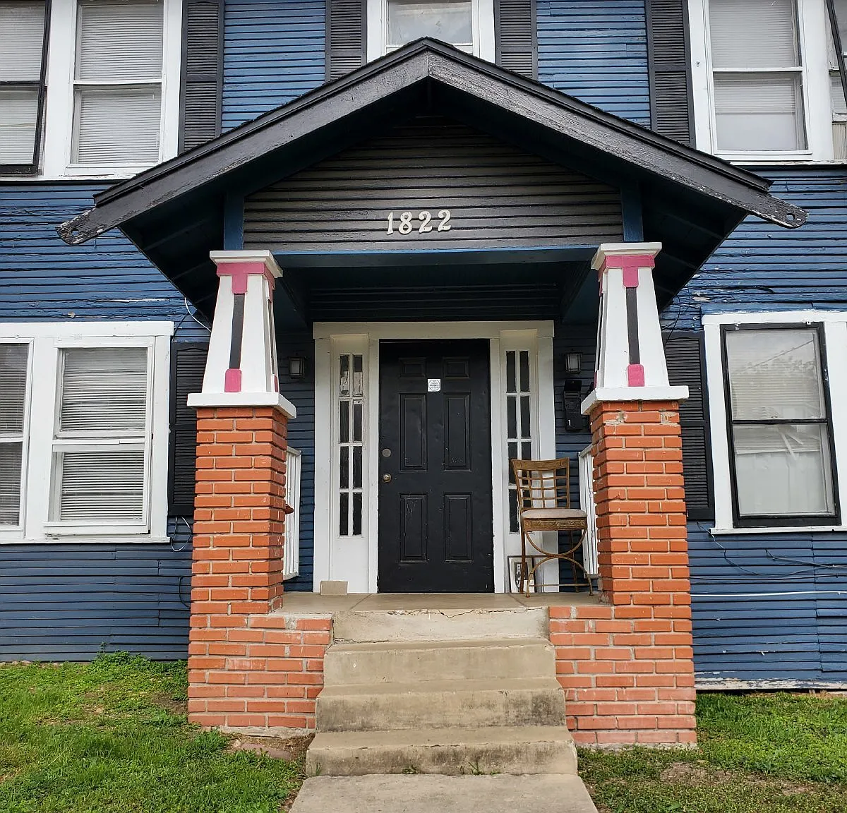 1822 N Olive St — Photo 1