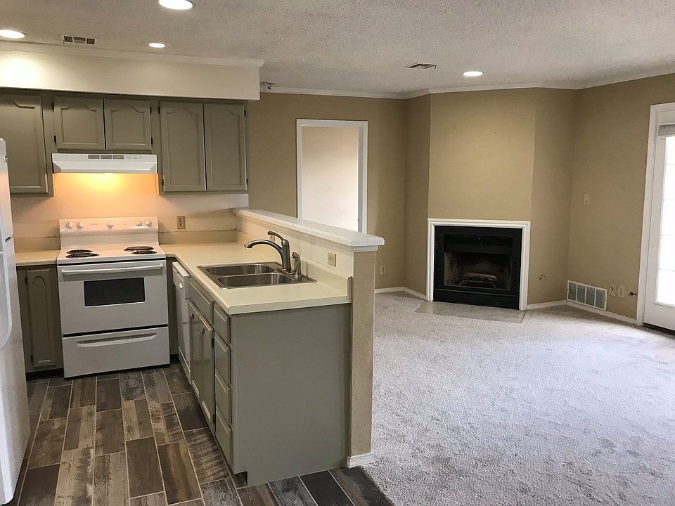 1st image of 2436 E 10th St #10900144