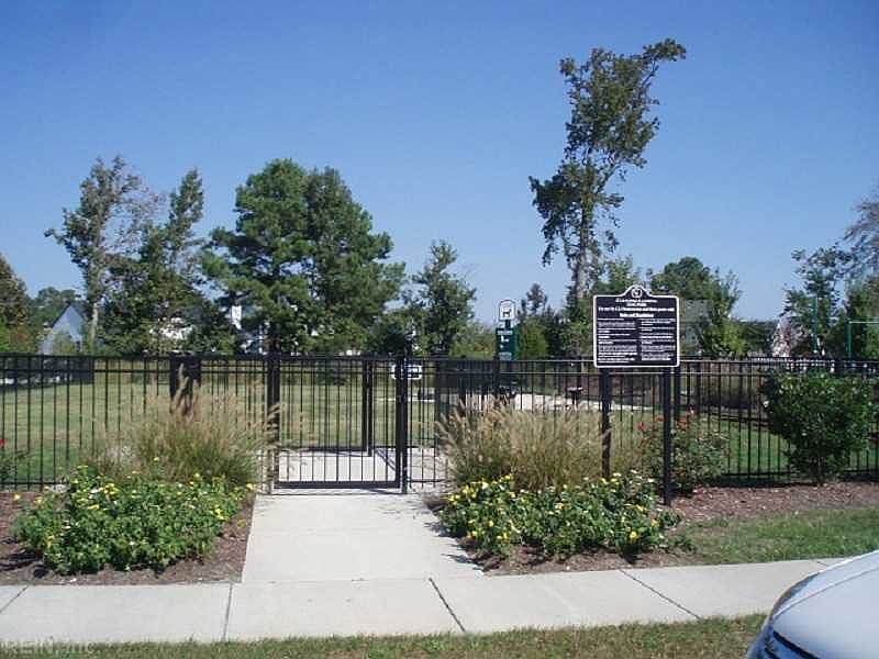 2nd image of 3352 Patrick Henry Dr