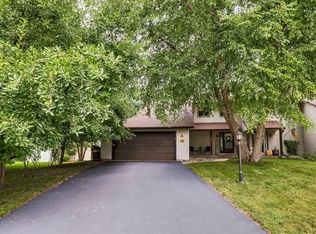 6484 Bonner Ct, Inver Grove Heights, MN 55076