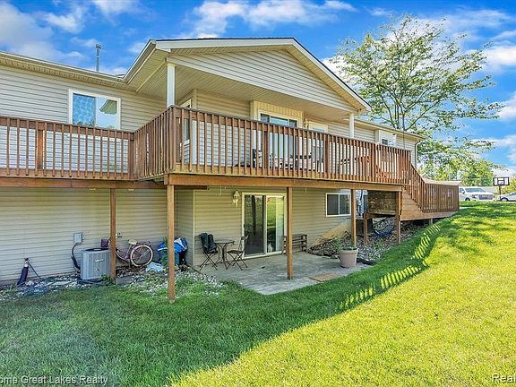 2nd image of 9347 Parkview Cir