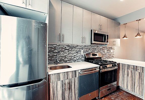 2nd image of 853 Saint Johns Pl #3LR