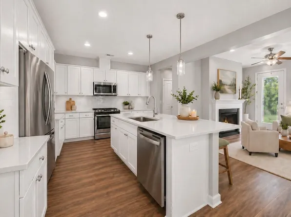 755 Creekway Dr, Fuquay Varina, NC 27526