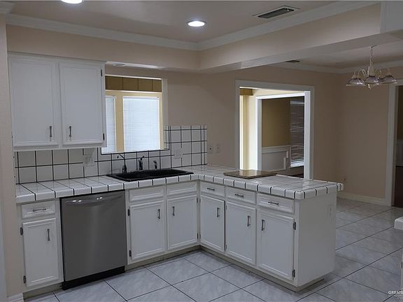 2nd image of 5005 N 8th St